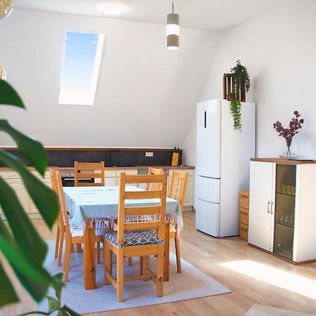 Luxus Apartment! Kueche, Balkon, Netflix, Parkplatz - 8 Personen Ilmmunster المظهر الخارجي الصورة